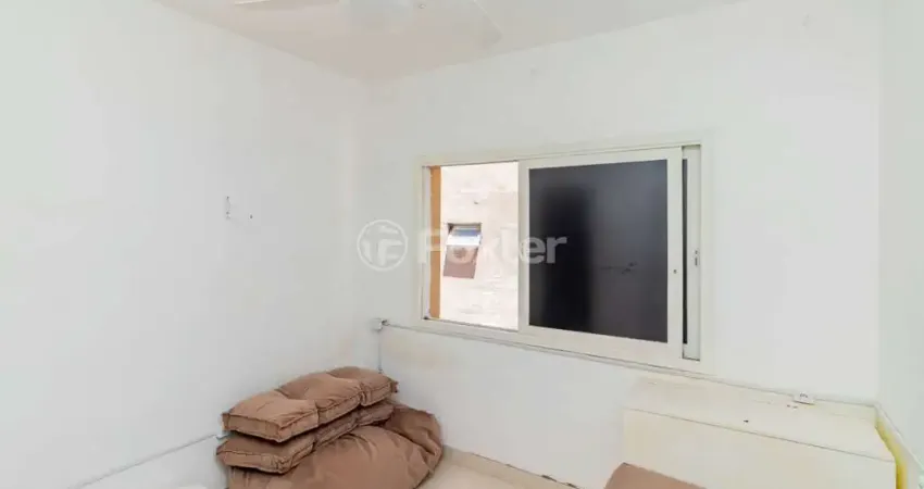 Kitnet / Stúdio à venda na Avenida Senador Salgado Filho, 359, Centro Histórico, Porto Alegre