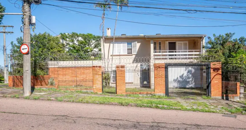 Casa com 3 quartos à venda na Rua Professor Clemente Pinto, 283, Medianeira, Porto Alegre