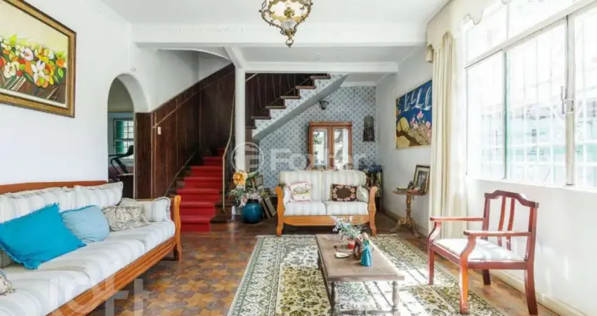 Casa com 3 quartos à venda na Rua Professor Langendonck, 209, Petrópolis, Porto Alegre