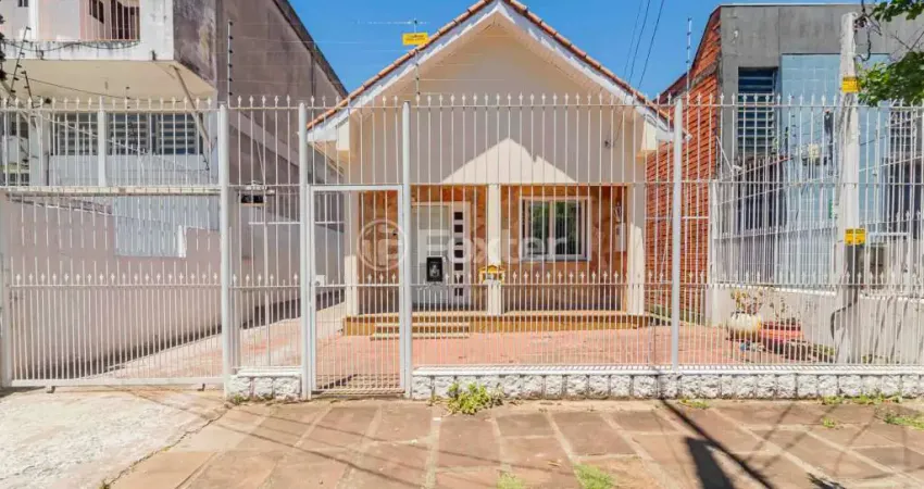 Casa com 4 quartos à venda na Avenida França, 399, Navegantes, Porto Alegre