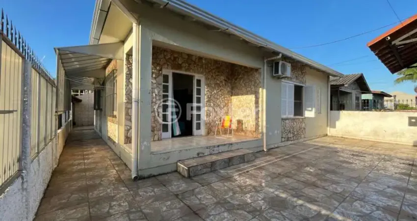 Casa com 3 quartos à venda na Rua Copacabana, 16, Parque da Matriz, Cachoeirinha