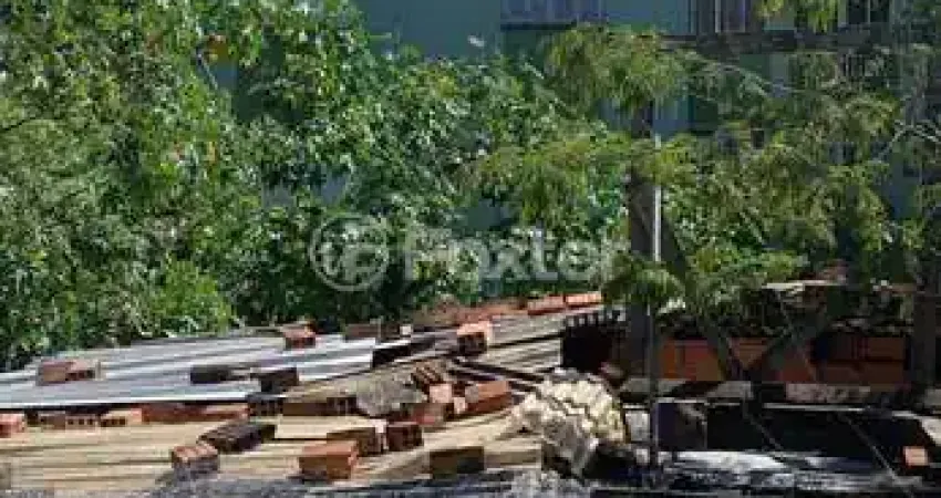 Casa comercial com 1 sala à venda na Travessa Viamão, 180, Medianeira, Porto Alegre