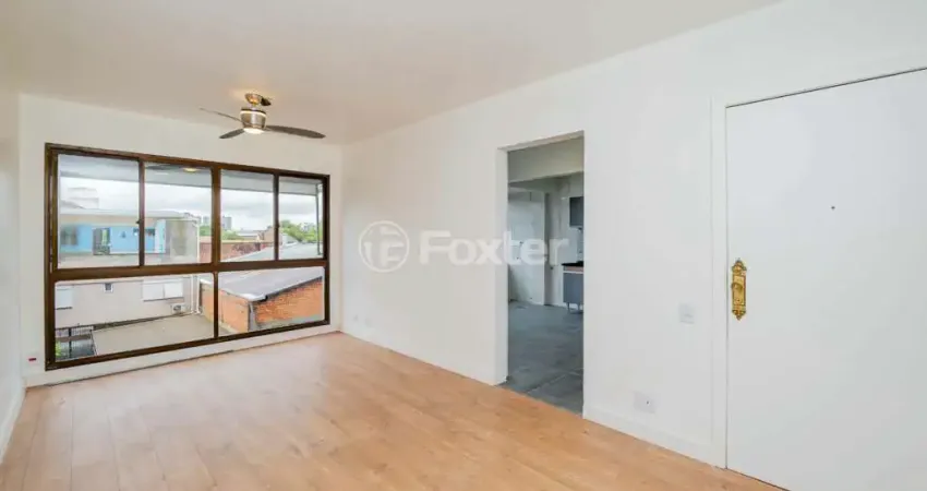 Apartamento com 3 quartos à venda na Rua Padre Hildebrando, 585, Santa Maria Goretti, Porto Alegre