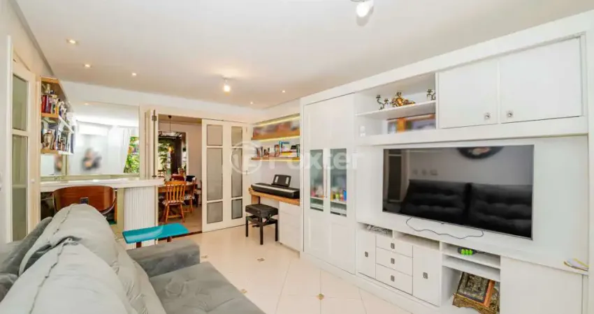 Casa em condomínio fechado com 3 quartos à venda na Avenida Eduardo Prado, 695, Cavalhada, Porto Alegre