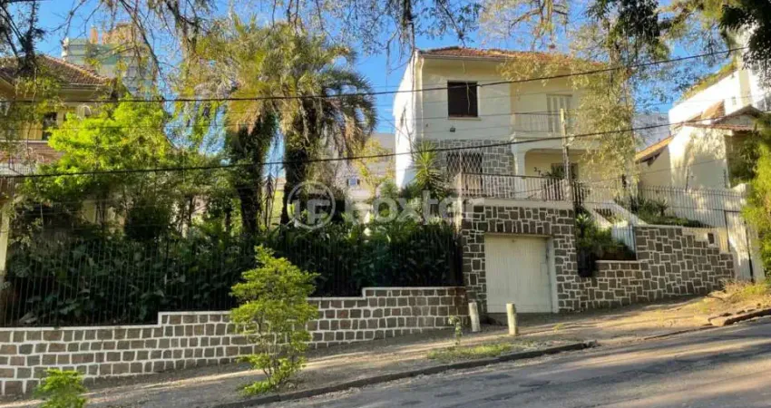 Casa com 3 quartos à venda na Rua Saica, 372/362, Petrópolis, Porto Alegre