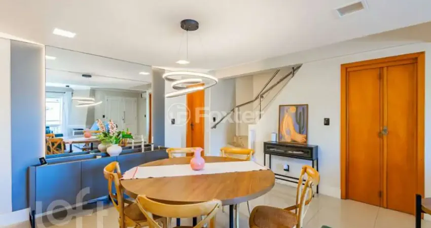 Casa com 3 quartos à venda na Rua Doutor Barbosa Gonçalves, 223, Chácara das Pedras, Porto Alegre