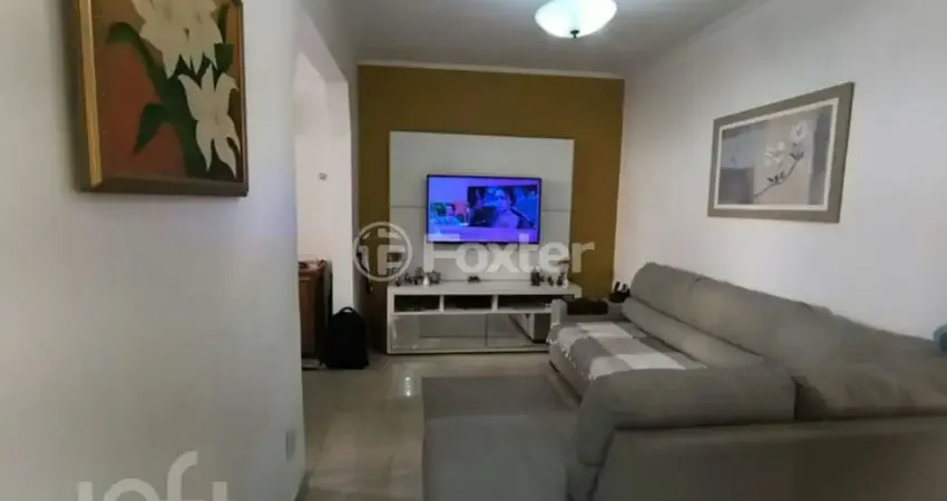 Apartamento com 2 quartos à venda na Rua Açores, 265, Passo da Areia, Porto Alegre