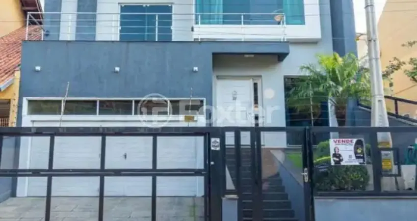 Casa com 3 quartos à venda na Rua Luiz Domingos da Silva, 141, Parque da Matriz, Cachoeirinha