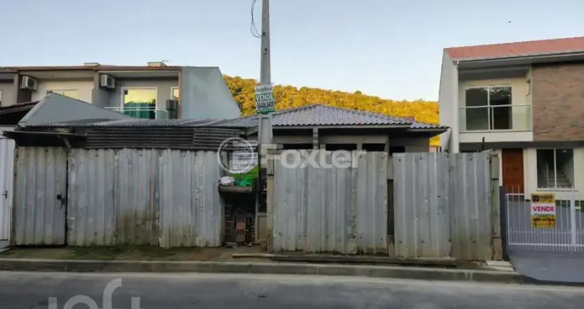 Casa com 2 quartos à venda na Rua Araucária, 732, Potecas, São José
