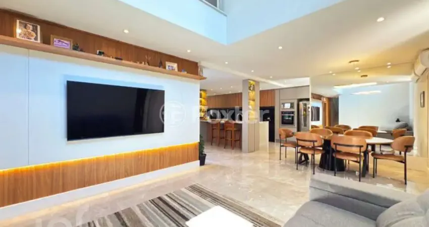 Casa com 4 quartos à venda na Rua Victor Silva, 455, Camaquã, Porto Alegre