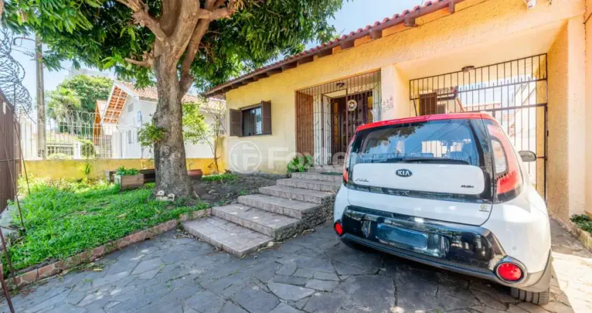 Casa com 3 quartos à venda na Avenida Benno Mentz, 358, Vila Ipiranga, Porto Alegre