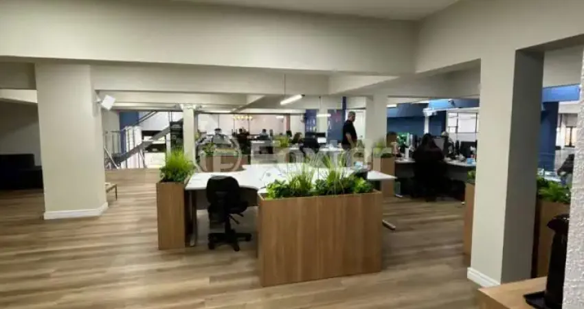 Prédio com 7 salas à venda na Avenida Madrid, 366, Navegantes, Porto Alegre