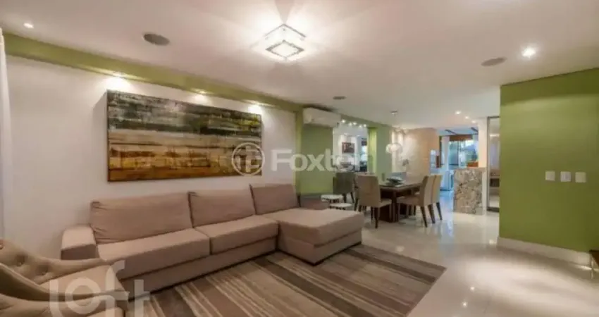 Casa em condomínio fechado com 3 quartos à venda na Rua Goitacaz, 606, Vila Assunção, Porto Alegre