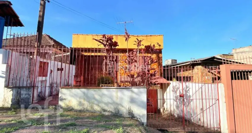Casa com 3 quartos à venda na Rua Galiléia, 171, Vila Jardim, Porto Alegre