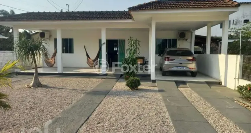 Casa com 3 quartos à venda na Rua Marlene da Silva, 236, Barra da Lagoa, Florianópolis