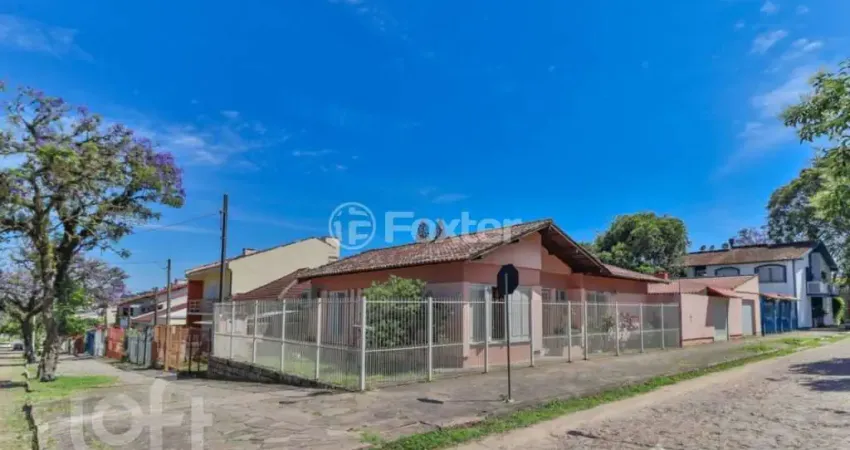 Casa com 3 quartos à venda na Avenida São Sebastião, 167, Nonoai, Porto Alegre