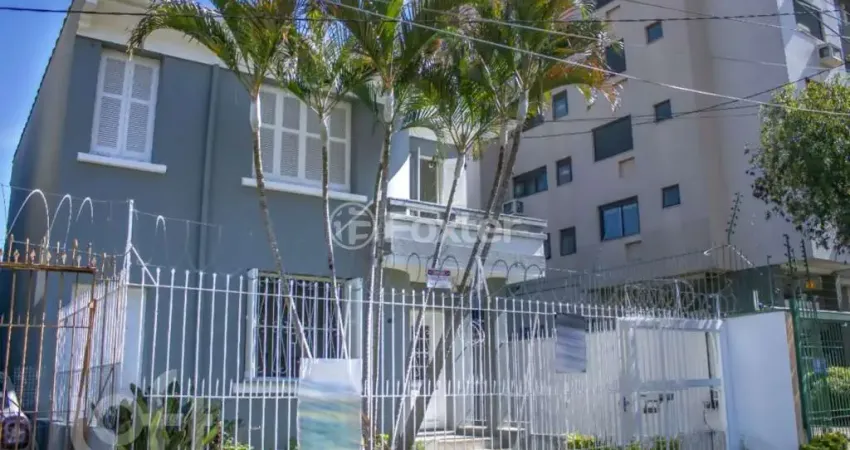 Casa com 5 quartos à venda na Rua João Guimarães, 978, Santa Cecília, Porto Alegre