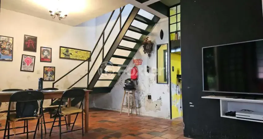 Casa com 2 quartos à venda na Travessa Santos Ferreira, 85, Vila São José, Porto Alegre