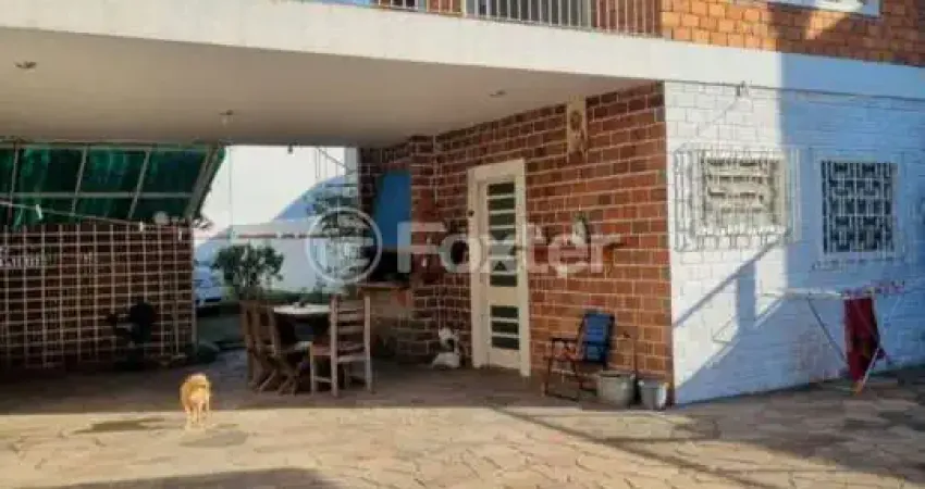 Casa com 3 quartos à venda na Rua Tamandaré, 289, Camaquã, Porto Alegre