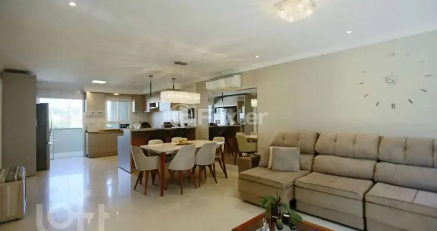 Casa com 3 quartos à venda na Travessa Caridade, 17, Medianeira, Porto Alegre