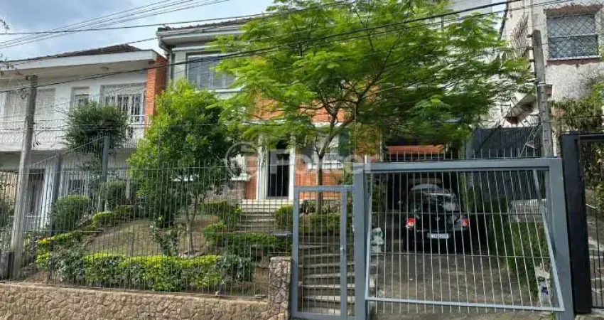 Casa com 4 quartos à venda na Rua Riveira, 104, Petrópolis, Porto Alegre