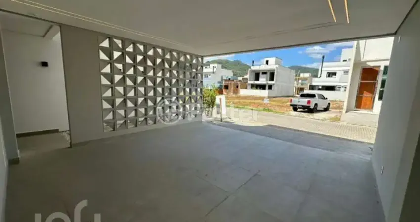 Casa com 3 quartos à venda na Avenida Wilson Castelo Branco, 48, Beira Rio, Biguaçu