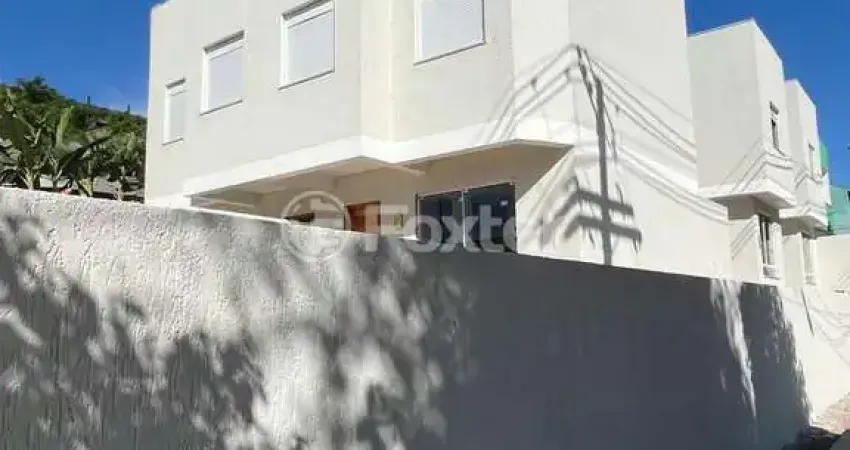 Casa com 2 quartos à venda na Avenida Quaraí, 510, Nonoai, Porto Alegre