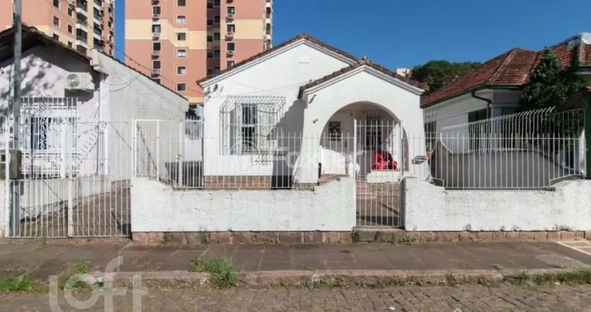 Casa com 3 quartos à venda na Rua Pindorama, 84, Teresópolis, Porto Alegre