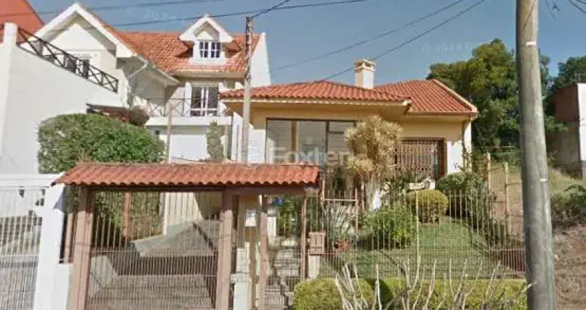 Casa com 3 quartos à venda na Rua Professor Othon Santos Silva, 45, Espírito Santo, Porto Alegre