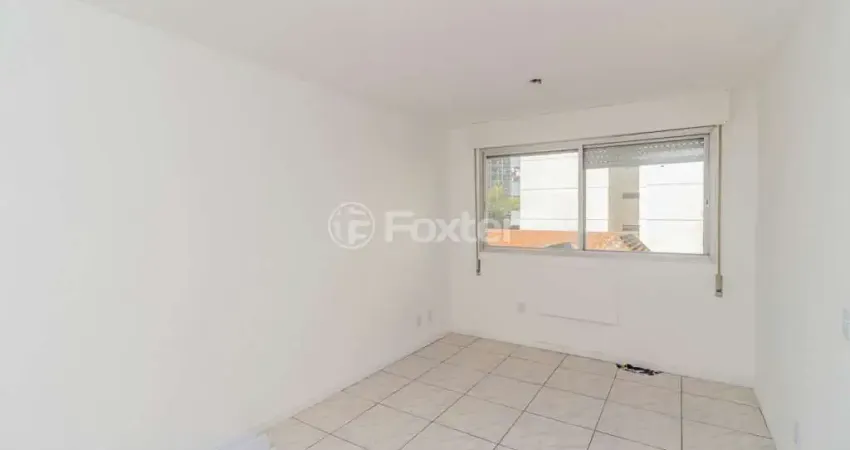 Kitnet / Stúdio à venda na Rua Duque de Caxias, 1667, Centro Histórico, Porto Alegre