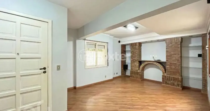 Casa em condomínio fechado com 3 quartos à venda na Rua Upamaroti, 1129, Cristal, Porto Alegre