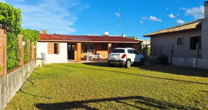 Casa com 3 quartos à venda na Rua Pérolas, 262, Centro, Xangri-Lá