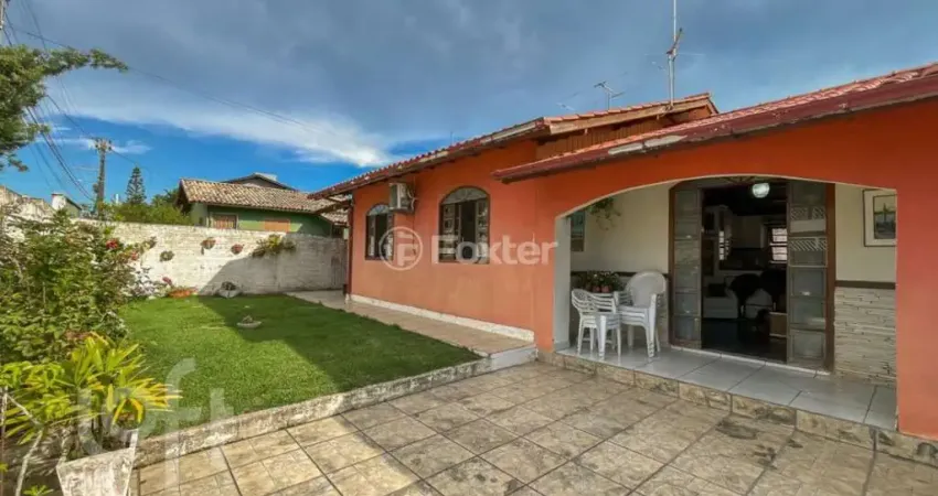 Casa com 3 quartos à venda na Rua Isidoro Garcez, 58, Rio Tavares, Florianópolis