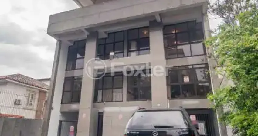 Prédio com 36 salas à venda na Avenida Cristóvão Colombo, 2800, São João, Porto Alegre