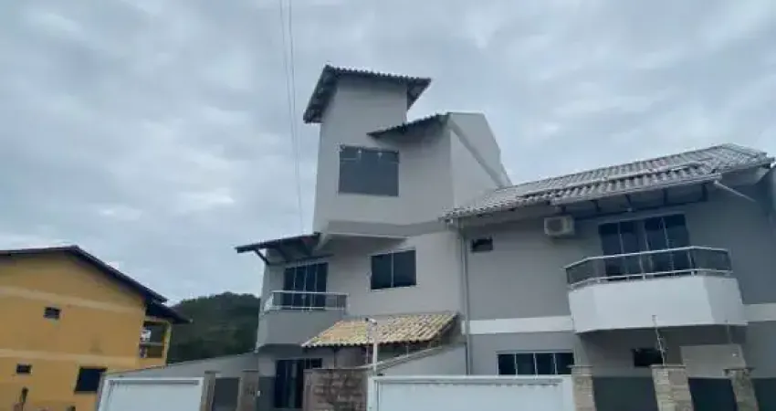 Casa a venda com 05 quartos, sendo 04 suítes em Balneário Camboriú/SC