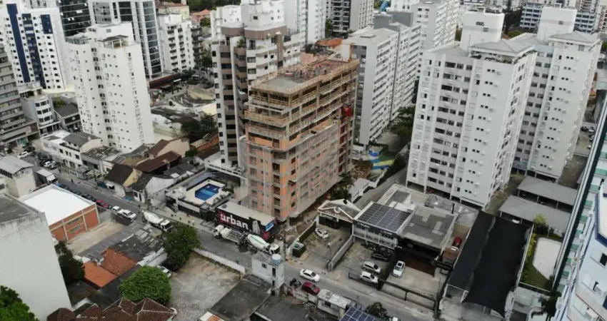 Apartamento sendo dois ou três dormitórios no centro de Florianópolis, SC
