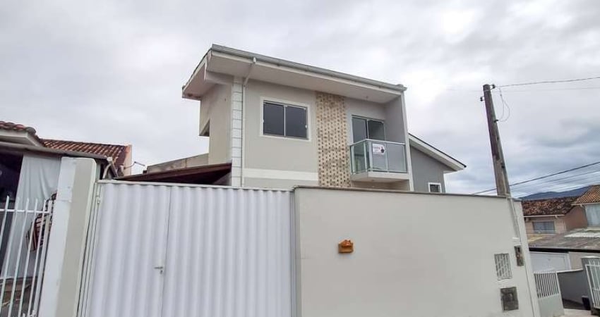 Sobrado para aluguel de 02 Dormitórios com 02 vagas de garagem no Bela Vista em Palhoça-SC