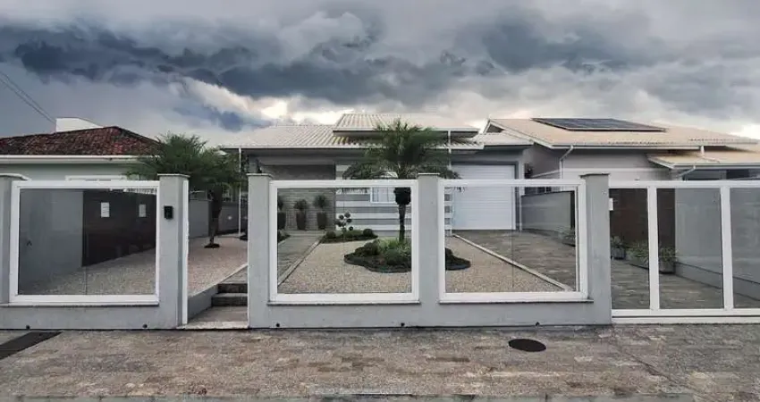 Casa mobiliada de 3 quartos sendo 1 suíte localizada no Vila Becker - Santo Amaro da Imperatriz - SC