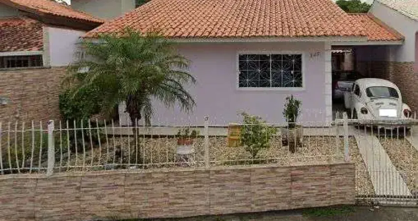 Casa de dois dormitórios no bairro Forquilhas, São José-SC