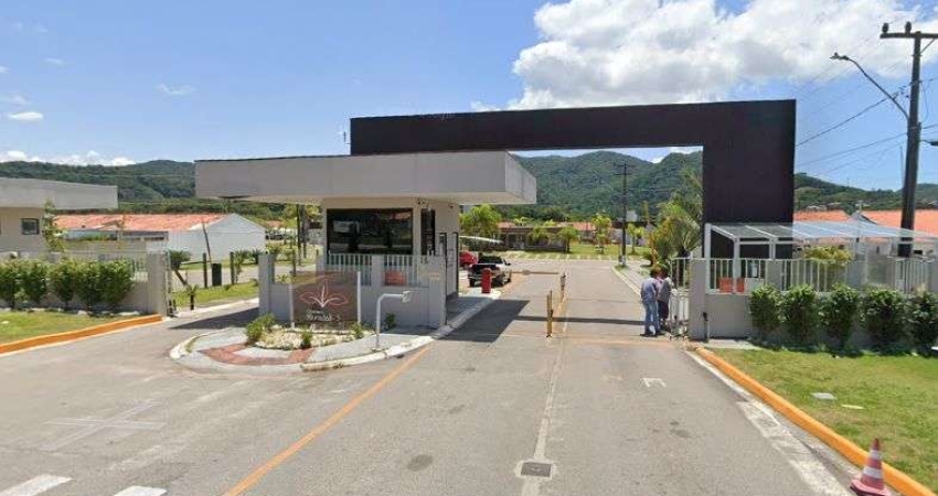 Casa com 3 dormitórios em condomínio fechado na Palhoça-SC