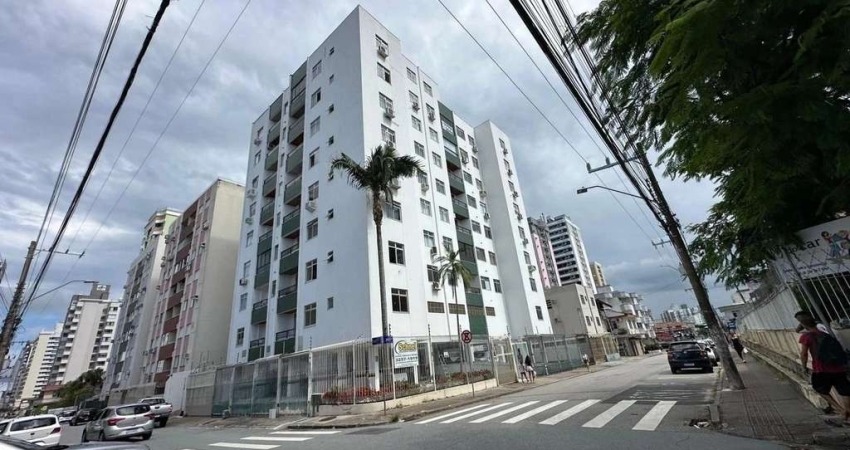 Apartamento duplex com 3 quartos, suíte com closet e móveis planejados - Campinas, São José/SC