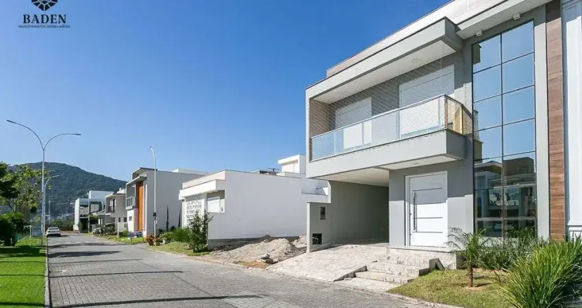 Belíssima casa reformada em condomínio fechado em Biguaçu. Com 03 dormitórios, s
