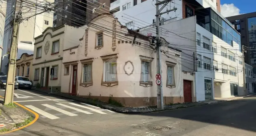 Casa Residencial com 1 quarto  para alugar, 364.00 m2 por R$2000.00  - Centro - Ponta Grossa/PR