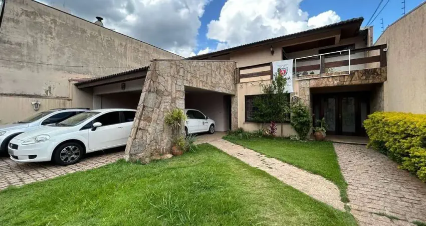 Casa Residencial com 5 quartos  à venda, 454.28 m2 por R$1800000.00  - Centro - Ponta Grossa/PR