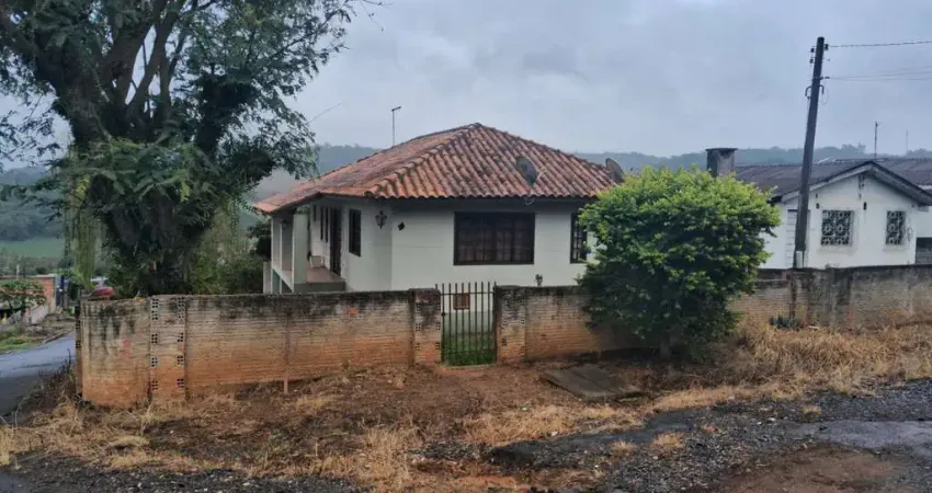 Casa Residencial com 4 quartos  à venda, 110.00 m2 por R$250000.00  - Periquitos - Ponta Grossa/PR