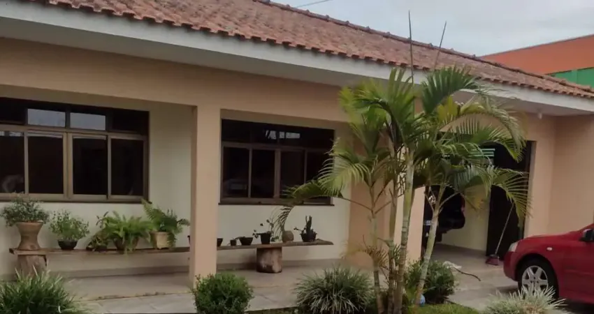 Casa Residencial com 3 quartos  à venda, 260.00 m2 por R$750000.00  - Colonia Dona Luiza - Ponta Grossa/PR