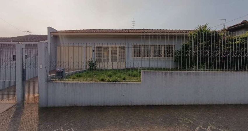 Casa Residencial com 5 quartos  à venda, 300.00 m2 por R$850000.00  - Uvaranas - Ponta Grossa/PR
