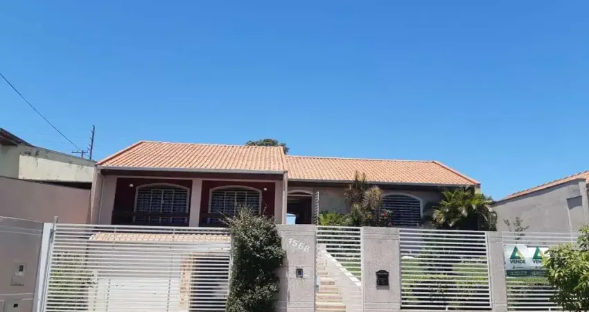 Casa Residencial com 3 quartos  à venda, 257.22 m2 por R$899000.00  - Uvaranas - Ponta Grossa/PR