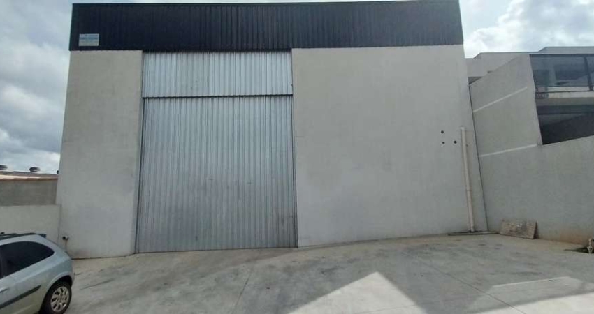 Barracão/Galpão para alugar, 330.00 m2 por R$5900.00  - Boa Vista - Ponta Grossa/PR