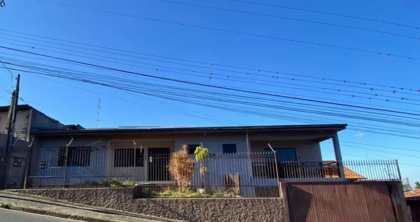 Casa Residencial com 3 quartos  para alugar, 232.00 m2 por R$4000.00  - Centro - Ponta Grossa/PR